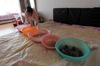 神木楼上漏水，住户失联，小区没物管，业主维权难！律师来支招……